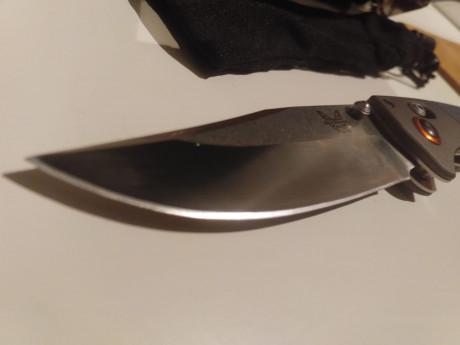 Vendo una replica de la navaja BENCHMADE CROOKED RIVER,es una replica de buena calidad,es nueva,no se 00