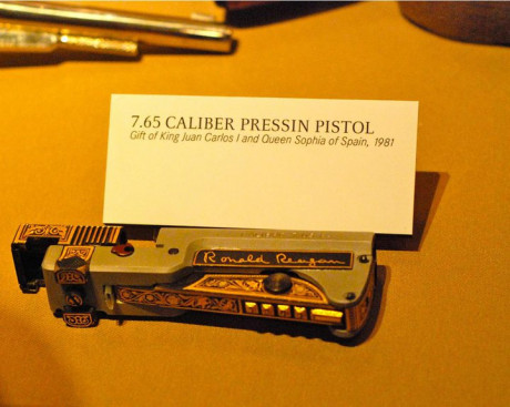 Buenas.
Estoy interesado en adquirir fundas (color rojo, verde...)de la pistola española Pressin y sus 30