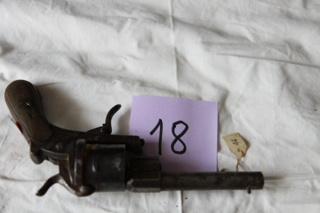 Revolver de retrocarga, de seis tiros. Fuego anular. Mecanismo tipo Lafoucheux.

Precio: 250€

Interesados 00