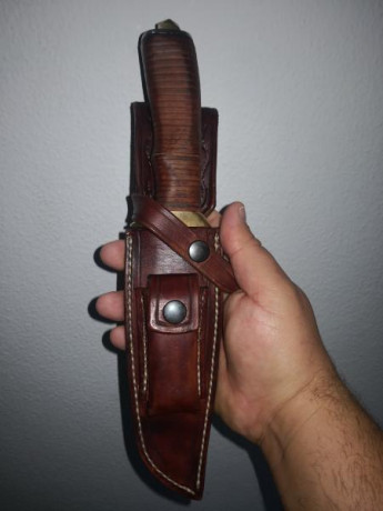 Cuchillo forjado en acero 52100 y mango en arandelas de cuero guarda de latón y funda hecha a medida con 02