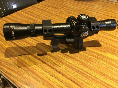 Vendo conjunto visor mas montura de anillas STANAG, compuesto de
Visor ZENIT PO 4x24 C2 (optica Bielorrusa 01