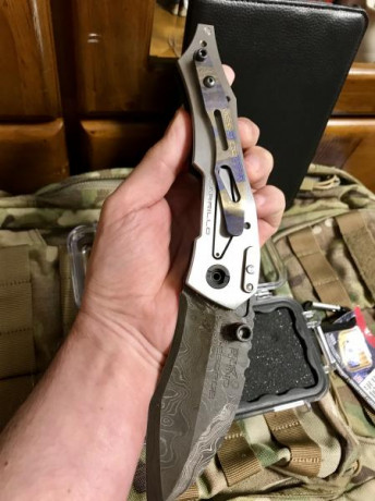 ( Dwaine Carrillo M250 Cobra M6 CF/Damascus
Nueva sin estrenar de vitrina.
Precio 1650€ envio incluido 22