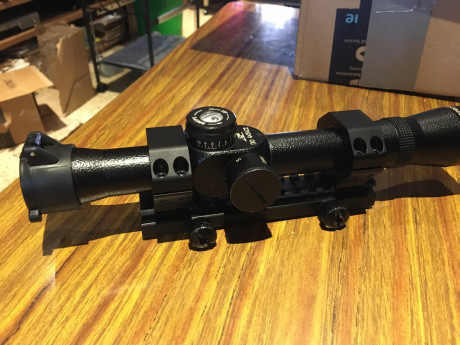 Vendo conjunto visor mas montura de anillas STANAG, compuesto de
Visor ZENIT PO 4x24 C2 (optica Bielorrusa 21