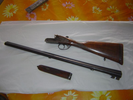 Vendo escopeta yuxtapuesta marca AYA, choke del cañon izqd 17´5/18´5 y cañon derecho 17´9/18´5, long de 02