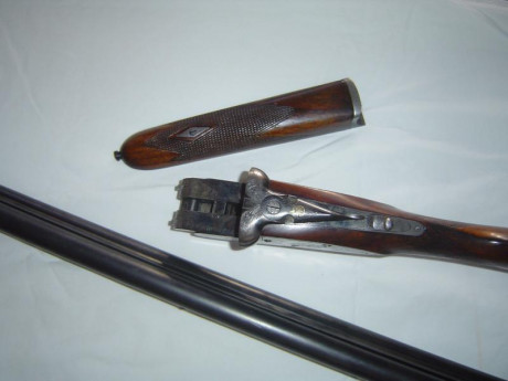 Vendo escopeta yuxtapuesta marca AYA, choke del cañon izqd 17´5/18´5 y cañon derecho 17´9/18´5, long de 00