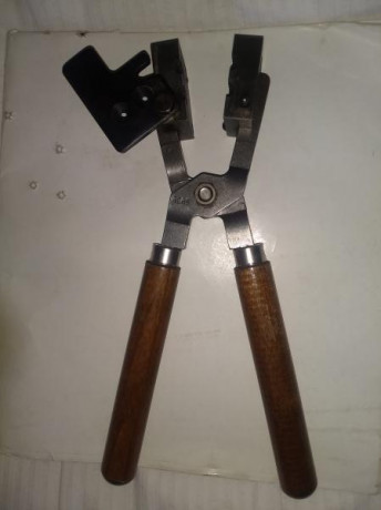 Turquesa RCBS, para hacer puntas del calibre 32 wc 314 gr, con tenazas RCBS, poco usada precio 85 Euros, 00