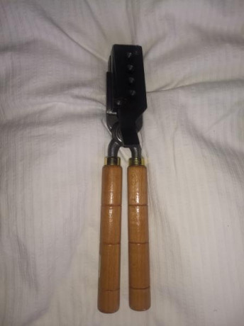 Vendo sin haberse estrenado, turquesa marca LYMAN de 4 cavidades con sus tenazas para realizar puntas 02