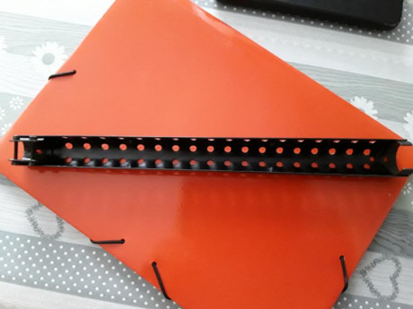  20200421_172334.jpg  20200421_172349.jpg 
Parrilla para el cañón de una Remington 870 del 12.
70€.
Contactar 00