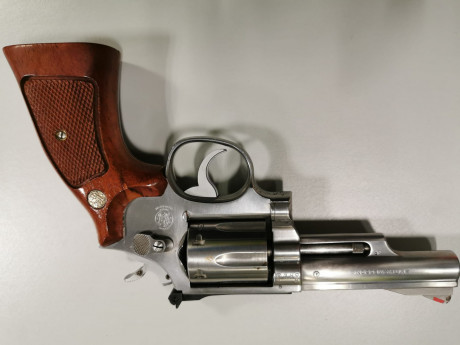Buenas.
Vendo SMITH WESSON calibre 357 4", model 66 en buen estado, muchos años guardada en armero 02