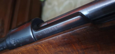 El rifle se encuentra en unas condiciones muy muy buenas tanto de mecanismos(el cerrojo va bien suave), 02