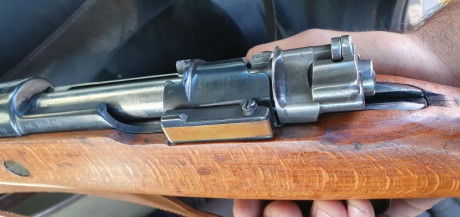 El rifle se encuentra en unas condiciones muy muy buenas tanto de mecanismos(el cerrojo va bien suave), 01
