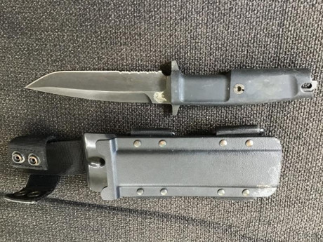 A la venta este magnifico cuchillo.
, un pepino.
Ha sido usado en alguna ocasión, para temas relacionados 00