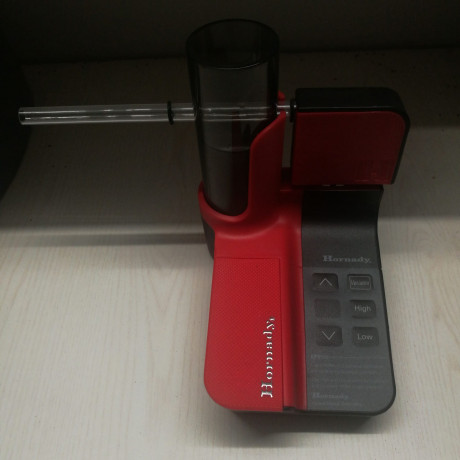 Graneador electrico Hornady. 
Precio 30€ + gastos de envío. 01