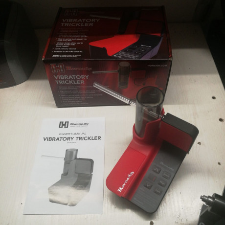 Graneador electrico Hornady. 
Precio 30€ + gastos de envío. 00