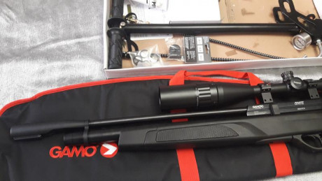 Vendo esta carabina pcp gamo coyote del 5.5  con visor  leapers 6  24 x 50   bomba de carga , funda gamo 01