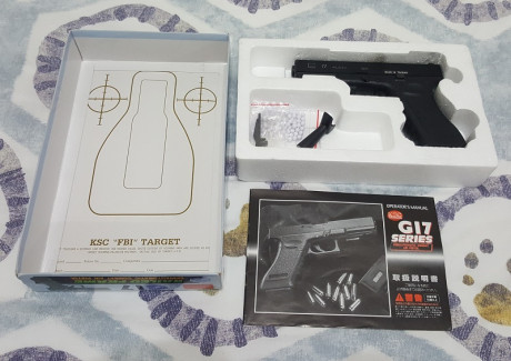Vendo pistola de airsoft Glock 17 de la marca KSC, corredera metálica y blowback, buen estado, solo usada 02