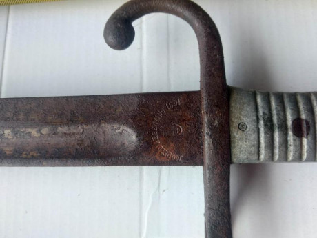 Buenas, tengo estas dos bayonetas que necesitaría ayuda de marca, modelo, precio aproximado o lo que vean 02