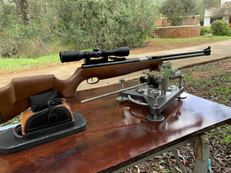 Bueno, para animar el foro un poco, propongo colgar fotos de dianas y arma usada para ello, pudiendo ser 151