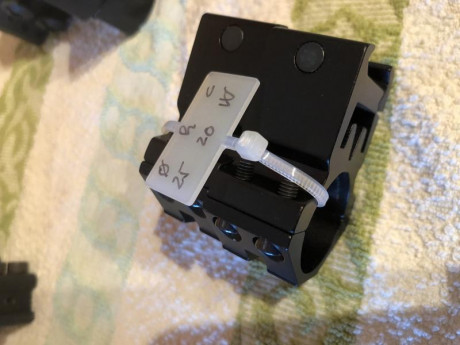 Para caril de 11 y weaver. Diametros de optica de 25 y 30. Alturas varias.
Todas sin golpes ni defectos, 10