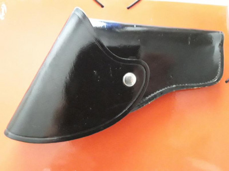  20200502_191515.jpg  20200502_191607.jpg  20200502_191649.jpg 
Funda de S&W, en concreto para armazón 02