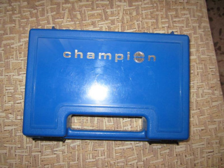 :zombie2: Pongo a la venta,unas magnificas gafas de tiro de la muy conocida
marcar. CHAMPION,
Estan en 02