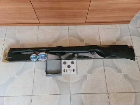 Hola!
Tengo una vieja carabina que aunque funcional esta ya muy amortizada, también un revolver GAMO PR 161