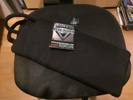 Oferta, nueva a estrenar, cantimplora flexible hidratación Hydrastorm. Marca blackhawk, color negro, modelo 01