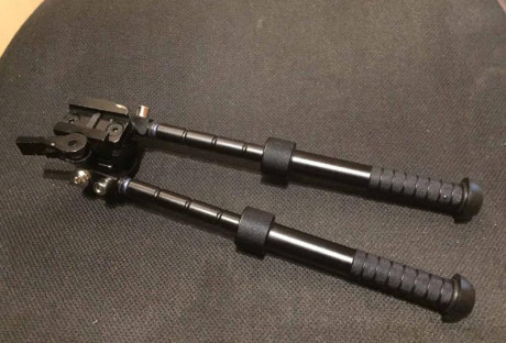 VENDIDO¡¡¡
Bipode copia del modelo Atlas. Métalico, con patas extensibles y regulables en dos sentidos. 01