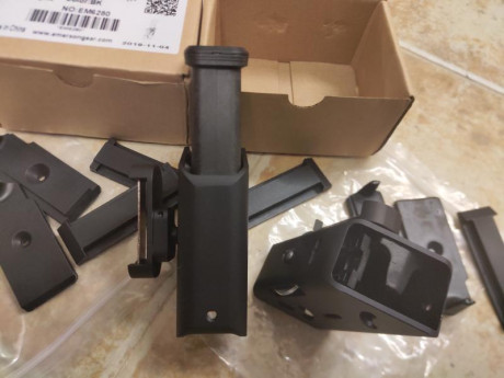 Vendo 2 portacargadores de aluminio marca Emerson para IPSC sin estrenar, son válidos para varias marcas 00