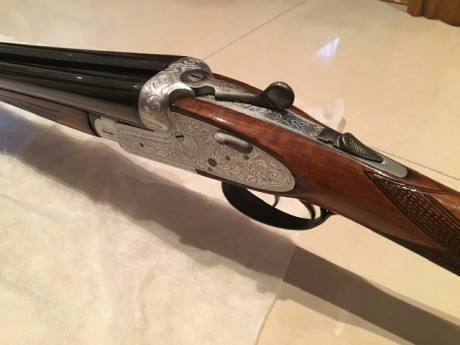 Vendo escopeta paralela marca JZ cal 12 expulsora 2 gatillos,cañón de 2 y 3 estrellas,con funda,bien cuidada
Precio 00