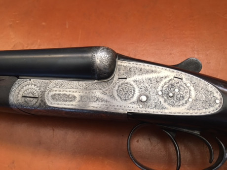 Vendo magnifica yuxtapuesta en estado impecable grabados Purdey Scroll, cañones de 66 con banda Churchill 02