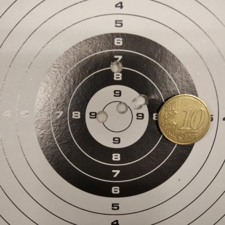 Bueno, para animar el foro un poco, propongo colgar fotos de dianas y arma usada para ello, pudiendo ser 162