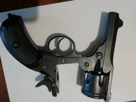 Rarísimo webley mk 2 de la royal navy. marcado correctamente asi. 
con la funda de la navy marcado Ross 02