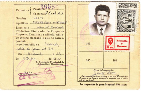  EN RECUERDO Y HOMENAJE A LOS QUE YA NO ESTÁN. 

Si pones en  GOOGLE   PASAPORTES EN LA MEMORIA  da igual 141