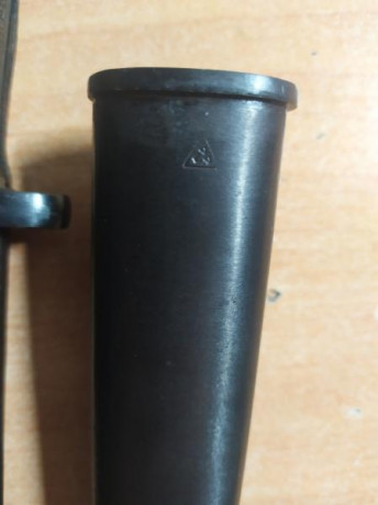 Hola, tengo esta bayoneta M48 de fabricación Yugoslava, y tengo varias preguntas:
Primero les dire sus 02