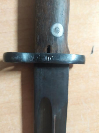 Hola, tengo esta bayoneta M48 de fabricación Yugoslava, y tengo varias preguntas:
Primero les dire sus 01