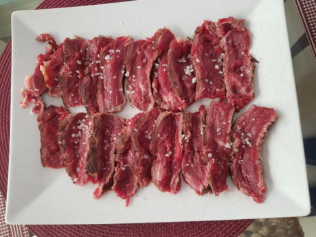 Hoy para comer acelgas hervidas y chuletón de vaca gallega vieja con seis semanas de maduración en cámara 30