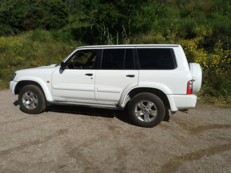 Buenas tardes, muy  a mi pesar vendo este 4x4 Nissan Gr 3.0 modelo Luxury diesel de 157 caballos con 160.000 02
