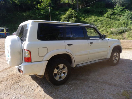Buenas tardes, muy  a mi pesar vendo este 4x4 Nissan Gr 3.0 modelo Luxury diesel de 157 caballos con 160.000 01