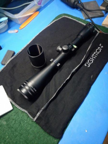 visor sigtron 36x42 BRD
en perfecto estado se vende 
con anillas  burbuja de nivel y parasol
reticula 02