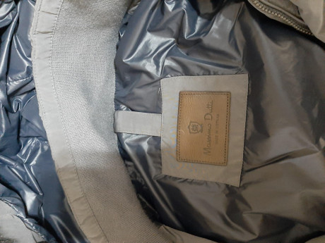 Vendo Chaquetón de plumas tres cuartos Massimo Dutti color gris y talla L ,nuevo a a estrenar con etiquetas,puños 12