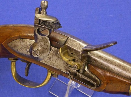 Voy a colocar unas fotos de un arma larga alemana de llave de mecha del siglo XVI. 40