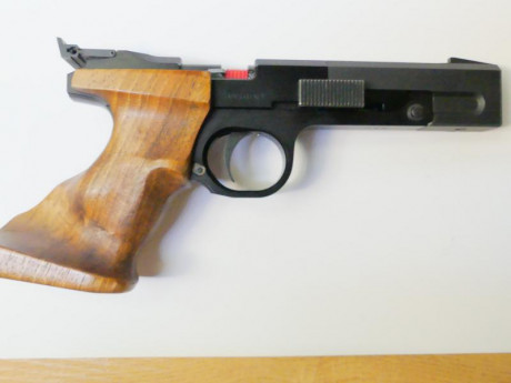 Pistola de confianza, sin interrupciones ni complicaciones.  Esta en Zaragoza y pido 325€ por una pieza 01