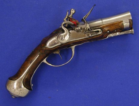 Voy a colocar unas fotos de un arma larga alemana de llave de mecha del siglo XVI. 50