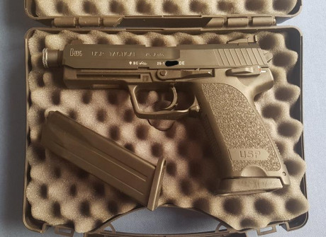 VENDIDA, SE PUEDE CERRAR 

Vendo mi pieza de colección,  una Heckler and Koch USP Standard Tactical del 00