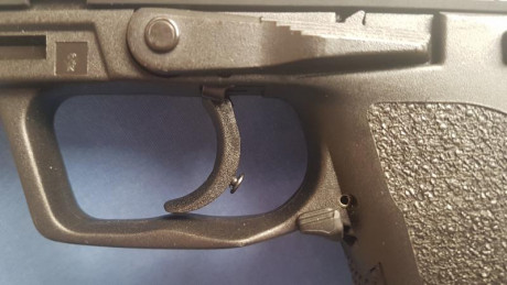 VENDIDA, SE PUEDE CERRAR 

Vendo mi pieza de colección,  una Heckler and Koch USP Standard Tactical del 12