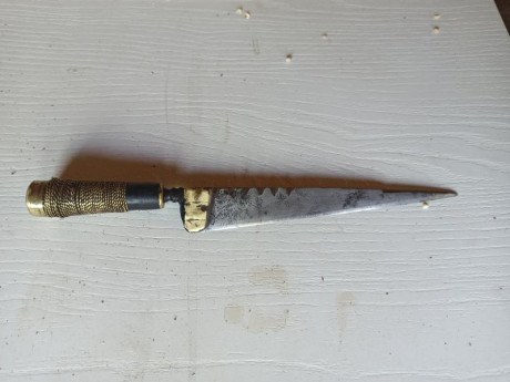 Hola al grupo soy nuevo por aquí y tengo una consulta sobre un cuchillo que encontré en la bodega de mi 01