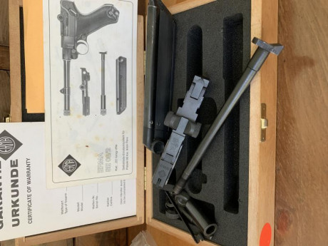 En el periodo de entreguerras la casa ERMA desarrolló un conversor en calibre 22 para la pistola reglamentaria 11