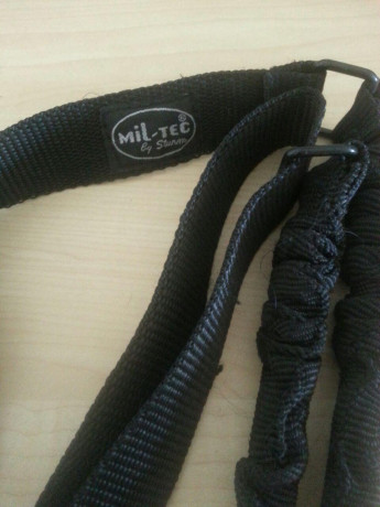 Vendo  estas 4 correas de arma larga, dos correas de dos puntos de Israeli weapons (IWI) y una correa 01