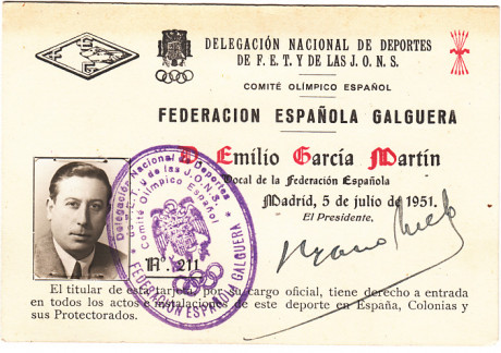  EN RECUERDO Y HOMENAJE A LOS QUE YA NO ESTÁN. 

Si pones en  GOOGLE   PASAPORTES EN LA MEMORIA  da igual 11